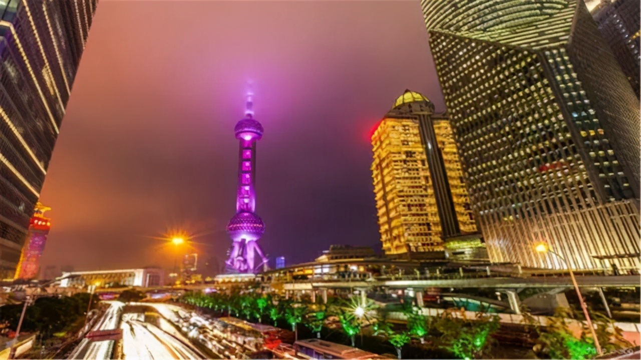 藏在上海的“小百脑汇”，背靠黄浦江，比迪士尼人少还好玩