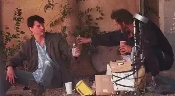 夜之城传奇强尼,强尼银手是基努里维斯么