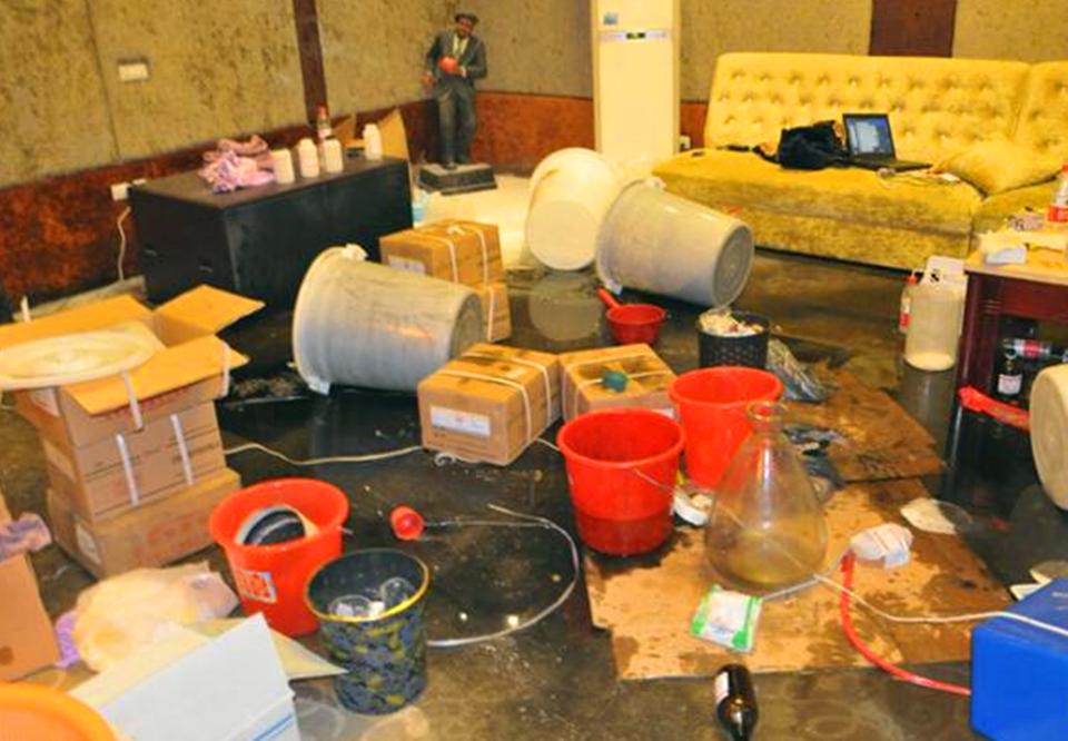 痴情女人为爱付出放弃一切的下场,痴情女子为了爱人的未来甘愿入狱