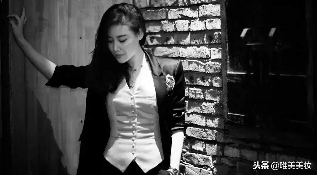 用美妆重塑人生，推荐唯美，她只想把变美的事业分享给更多人！