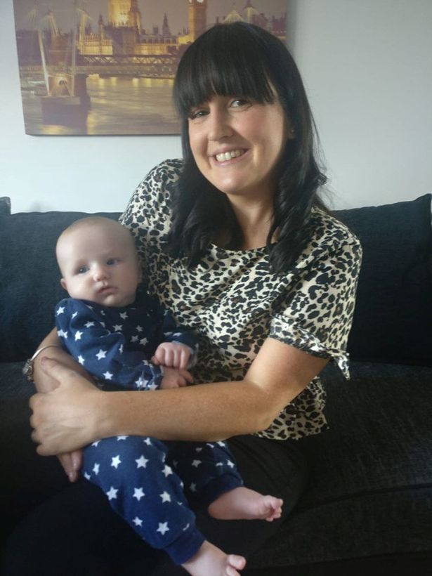 英国女子怀九千胞胎破了世界纪录,英国女子怀孕破了世界纪录