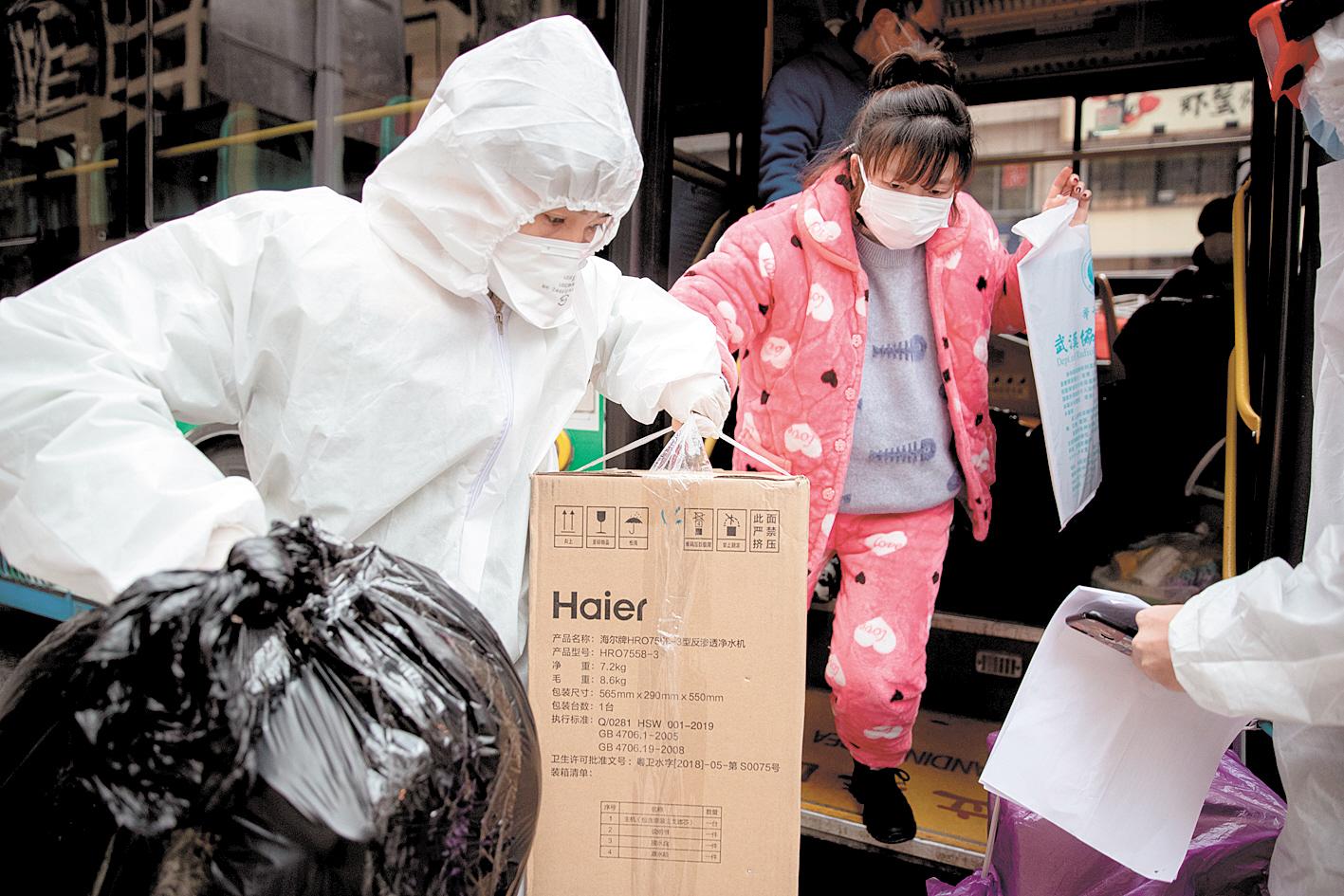 抗疫支前志愿者集合小分队,致敬抗疫一线人员绘画素描