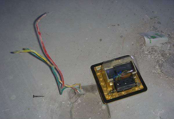 客厅餐厅要不要装地插,客厅装地插装在哪个位置最好