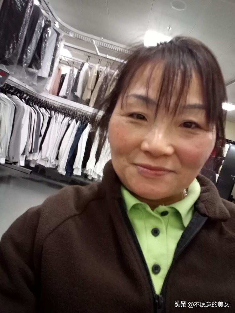 可爱的少妇自拍越来越丰满越来越成熟了