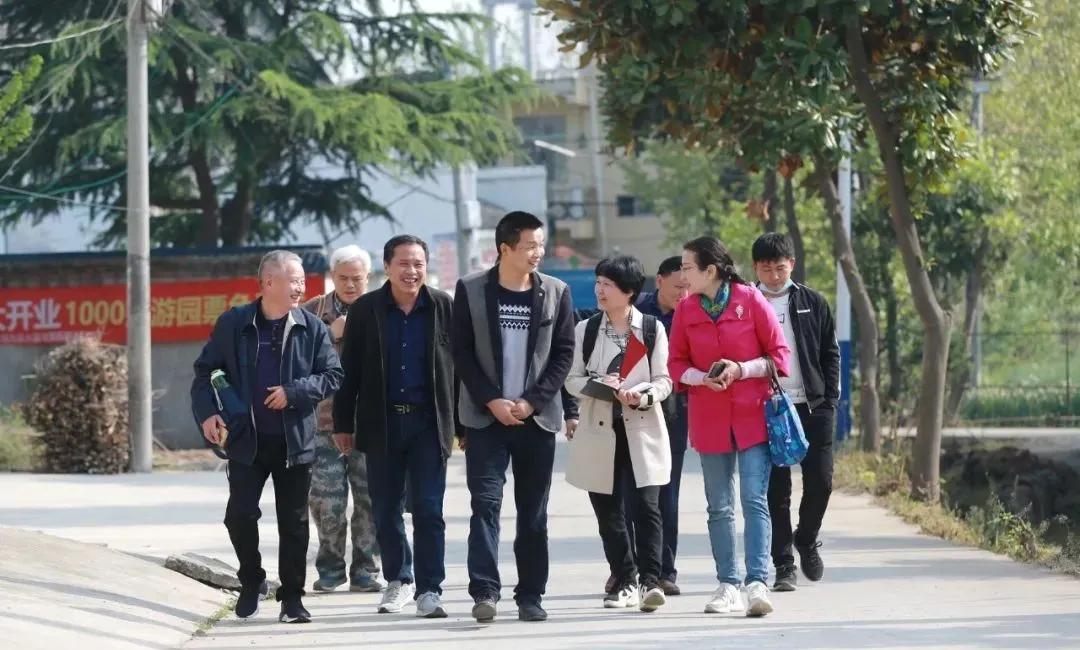 湖北襄阳谷城庙滩喻家湾,谷城县庙滩镇喻家湾村书记