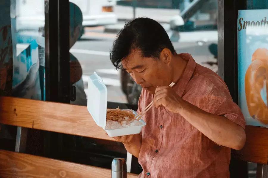 春运期间为什么火车票难买,春运为什么火车票这么贵