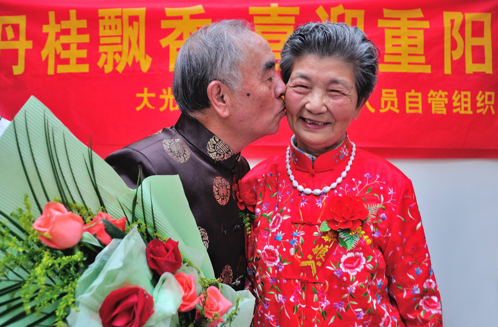 22岁如何让白头发变黑头发,48岁头发白了怎样变黑最快最好