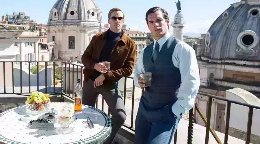 深秋穿羽绒马甲,初春马甲怎么搭配好看