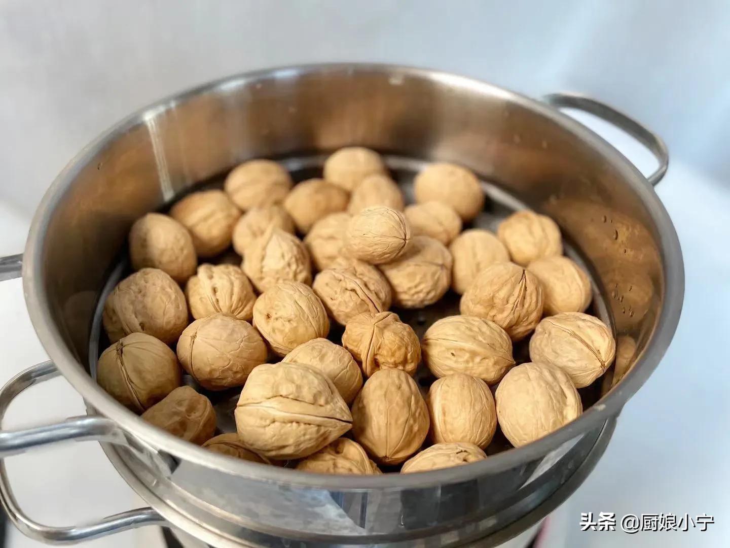 酥脆琥珀核桃仁制作,半斤核桃仁要多少糖做琥珀核桃