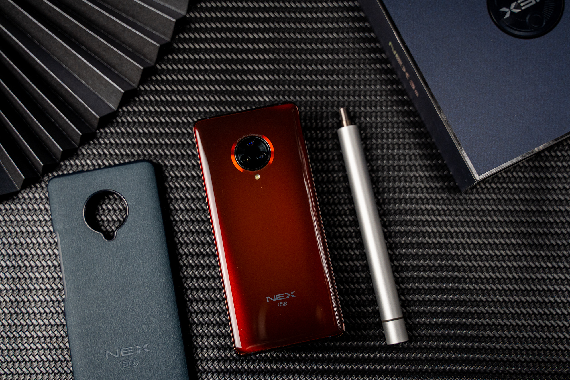 vivonex3搭载骁龙865,vivonex3s瀑布屏观感对比