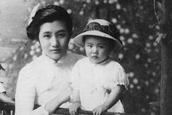 她离婚不要钱只要4个女儿,丈夫笑她养不起,6年后逆袭成商界大佬