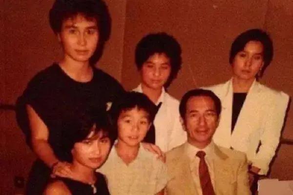 赌王蓝琼缨利智,蓝琼缨当年如何处置利智