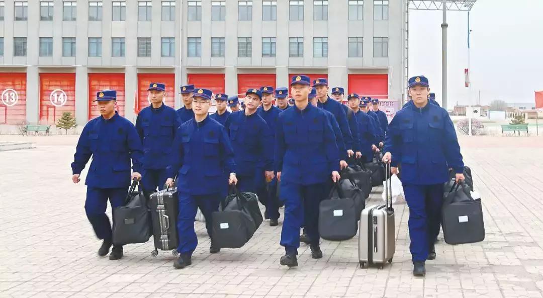 有人想离队！有人成“网红”！来听听准消防员新训队里的故事...