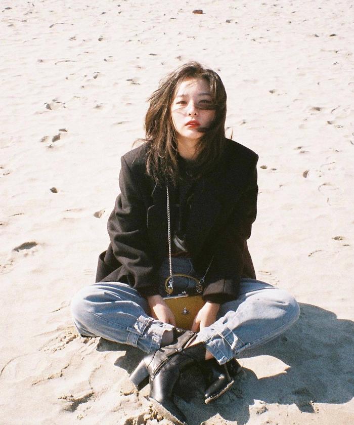 无回归抠脚状态，姜涩琪官宣奢侈品全球代言人，新品合作有排面