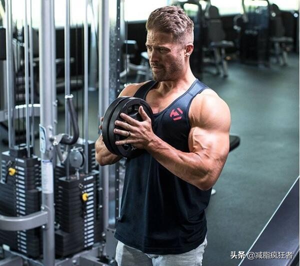 如何快速让手臂变粗,想要把手臂练粗该怎么办