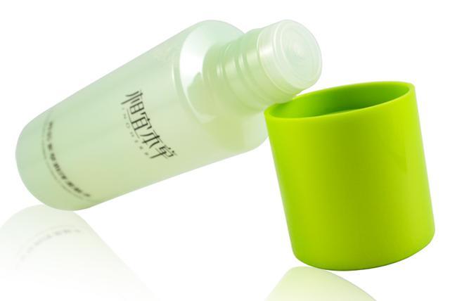 提亮肤色的爽肤水测评：让肌肤爆出水，从此远离肌肤干燥起皮