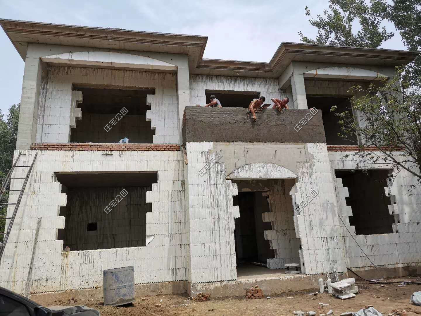 “泡沫建房”真实案例，两层主体只要26万，比砖混结构还便宜？