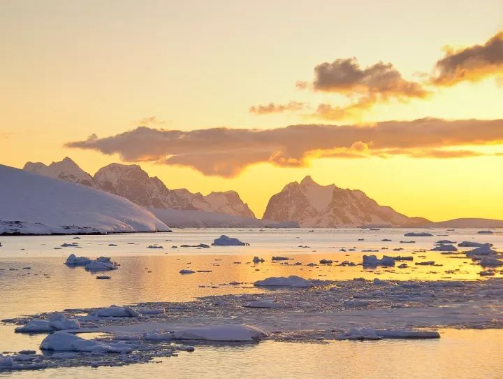 冬天去哪儿玩比较暖和,7-12月适合去哪儿玩儿