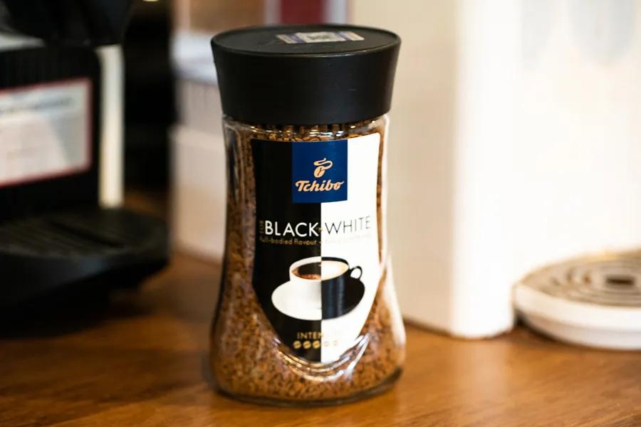 在李佳琪直播间买零食，是个划算的选择吗？