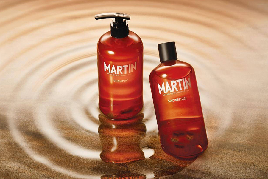 过期的化妆品怎么处理，先不要把它们扔掉，乳液可以保养指甲