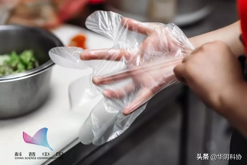 为什么小龙虾会弄的满手油,吃小龙虾为啥手套没破却满手是油