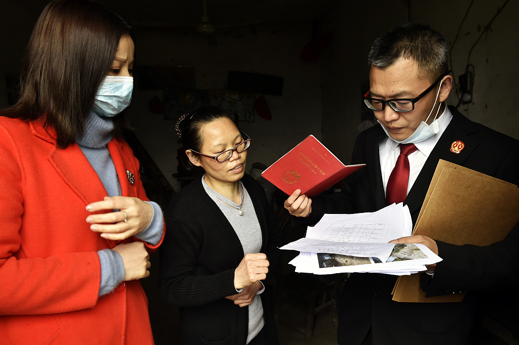 如果你彩票中了1000万要怎么办,假如你彩票中了500万会干嘛