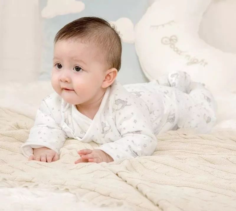 宝宝衣物妙招,宝宝穿什么面料的衣服好