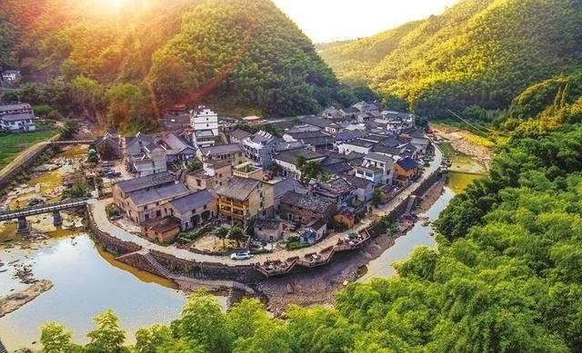 上得了海岛下得了雨林,上得了高山下得了河