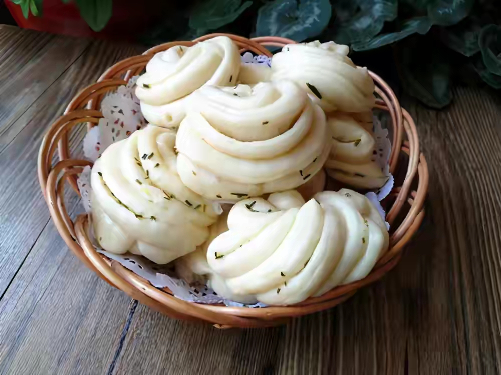 做花卷没有酵母粉使用碱可不可以,酵母粉蒸花卷需要注意什么