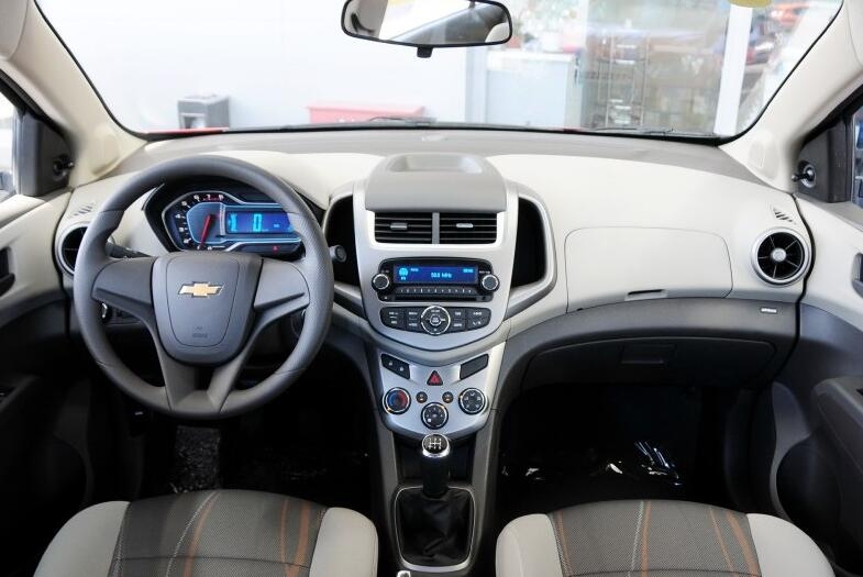 13年16万公里的景程和15年5万公里的爱唯欧,5万预算选哪台雪佛兰