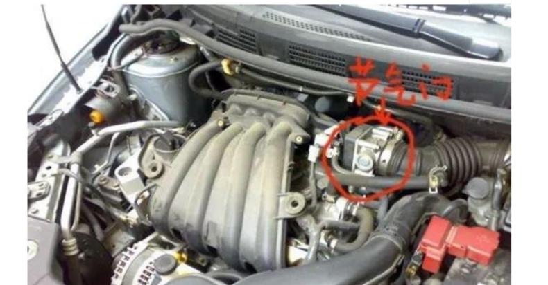 节气门车上清洗还是拆下来清洗,节气门可以用手纸擦吗