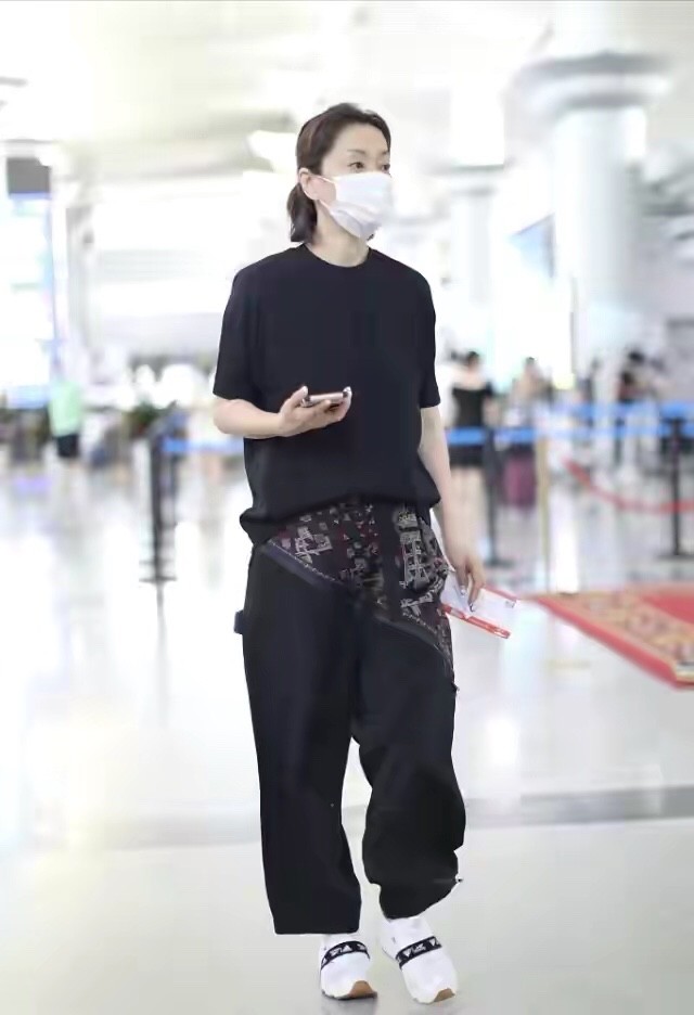 毛阿敏时尚变装,毛阿敏穿出时尚