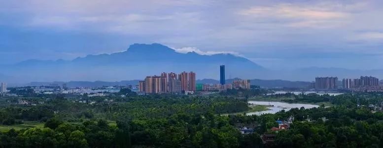 乐山是一个美丽的城市,乐山一个为了吃而来的城市