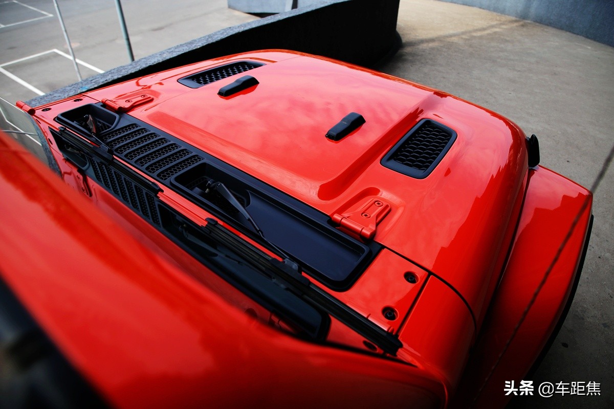 感受牧马人第一视角,牧马人沉浸式体验白色内饰