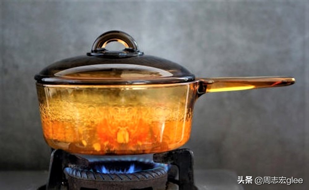 水晶和玻璃成分都是二氧化硅,水晶玻璃二氧化硅含量