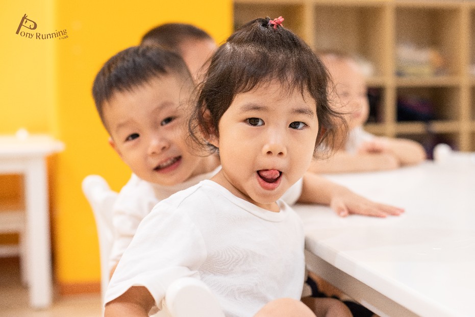 小孩换牙喜欢舔牙磨牙,小孩换牙老舔新牙怎么办