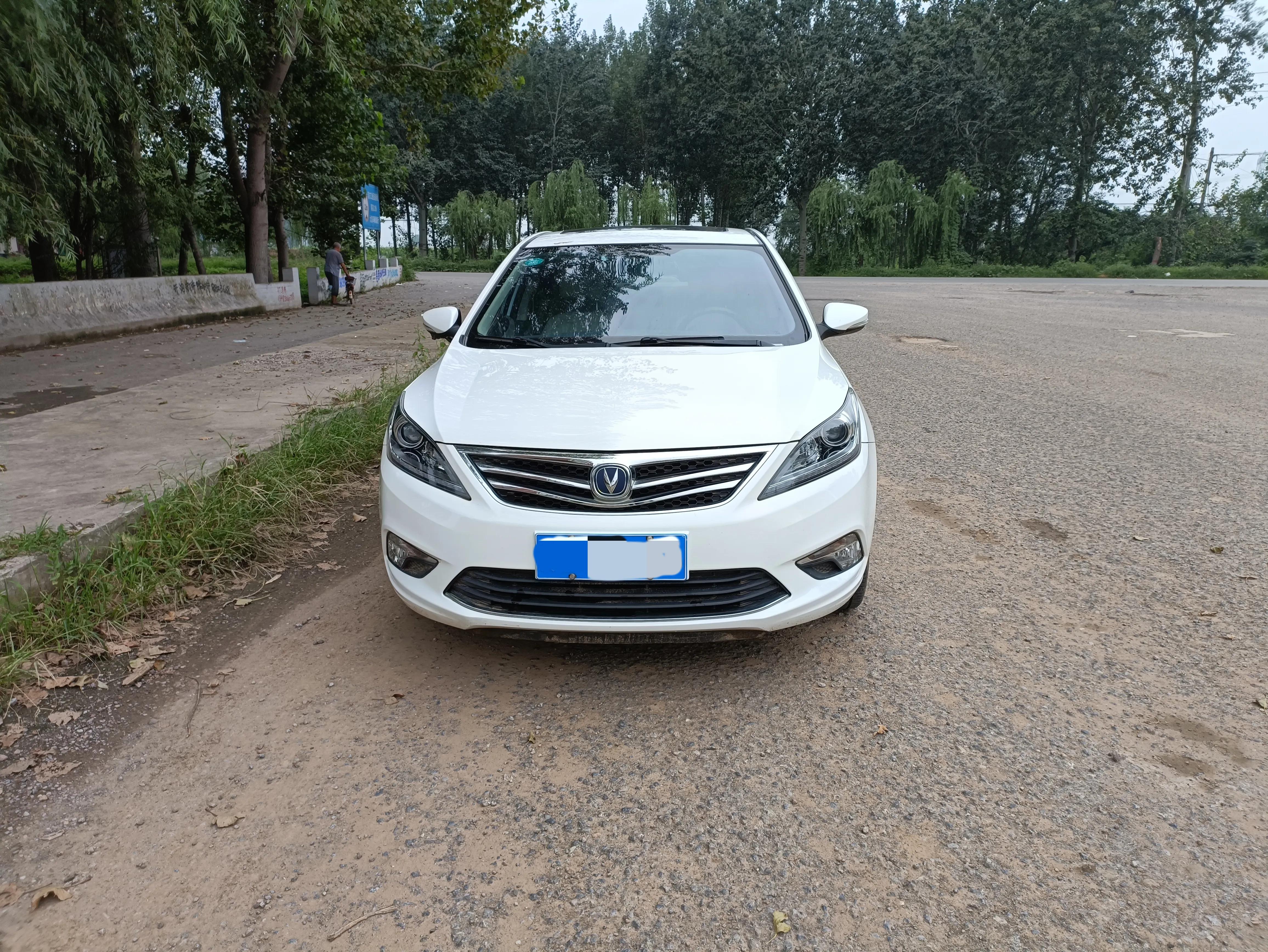 逸动和轩逸哪个乘坐空间大,逸动dct旗舰型乘坐感受