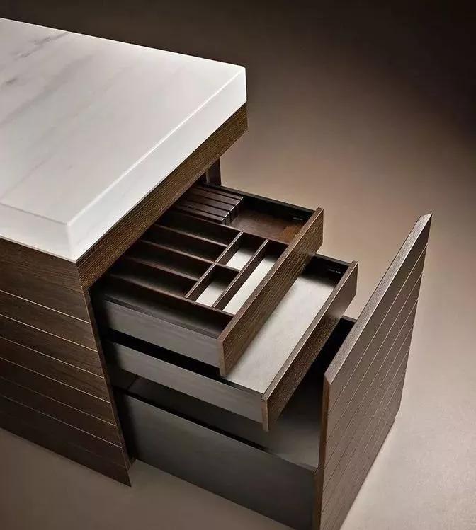 橱柜台面用大理石好还是石英石好,橱柜大理石台面宽度标准