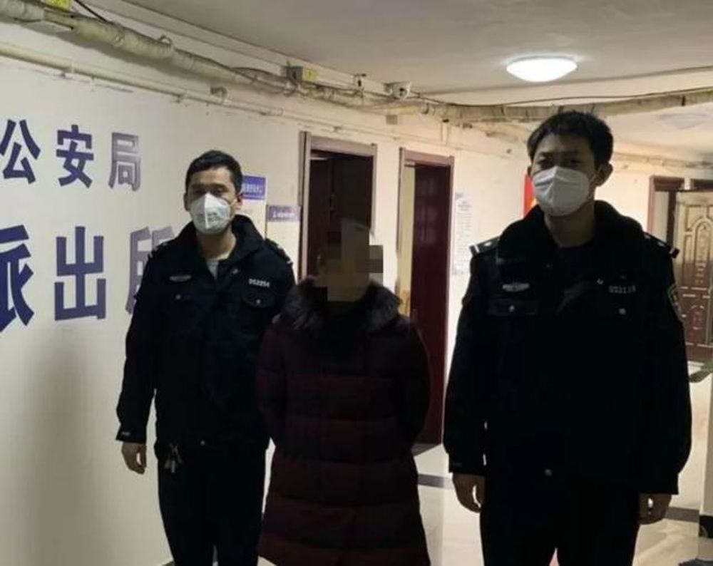 代购、买菜、测体温……4100余名“副书记”守护社区一线