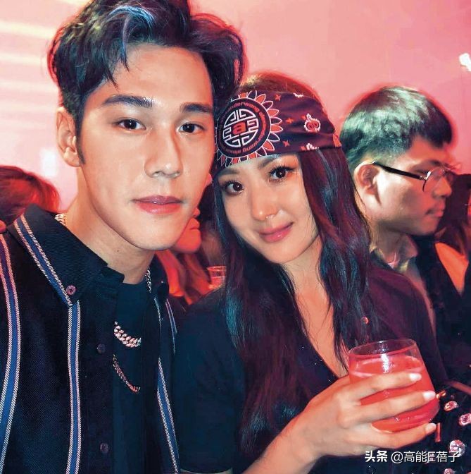 璞棬鍐嶈捣椋庝簯,棣欐腐璞棬涓変唬鍚嶅獩