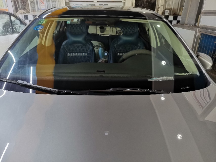 汽车前挡玻璃镀膜玻璃和普通玻璃,汽车前挡风玻璃镀膜刮不干净怎么办