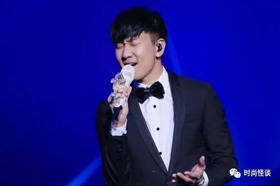 爆款明星发型,明星奇怪发型