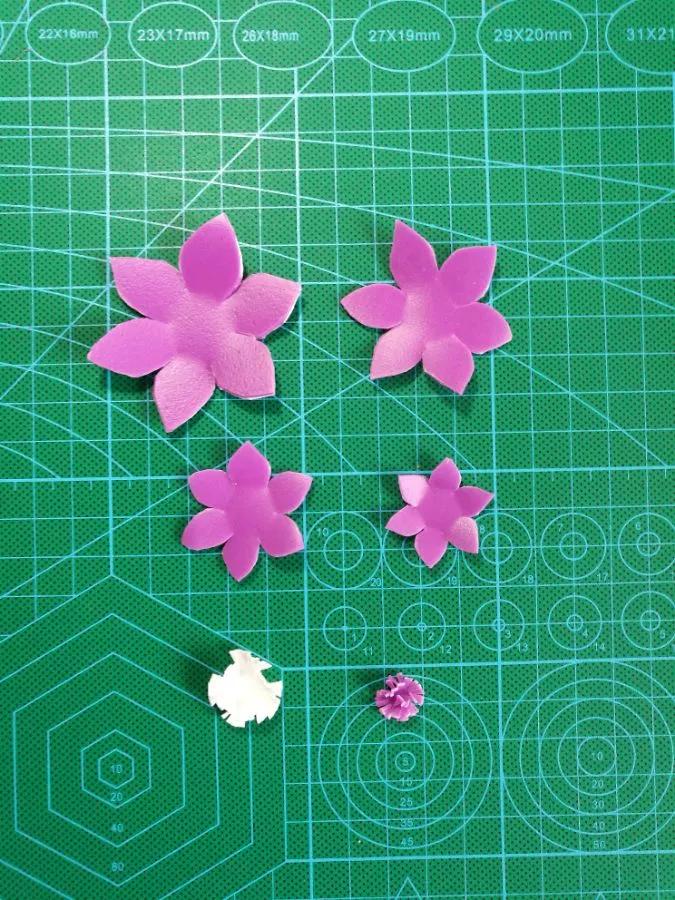 洗衣液桶剪2刀秒变各种养花神器,旧洗衣液瓶怎样剪养花好看