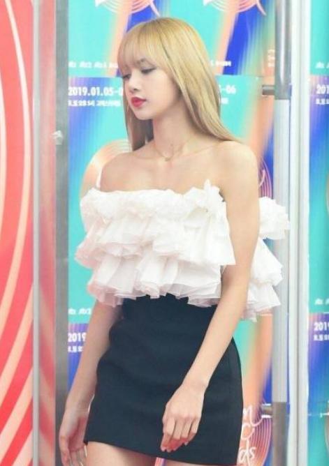 贾斯汀比伯对lisa的评价,贾斯汀比伯ins为何只关注lisa