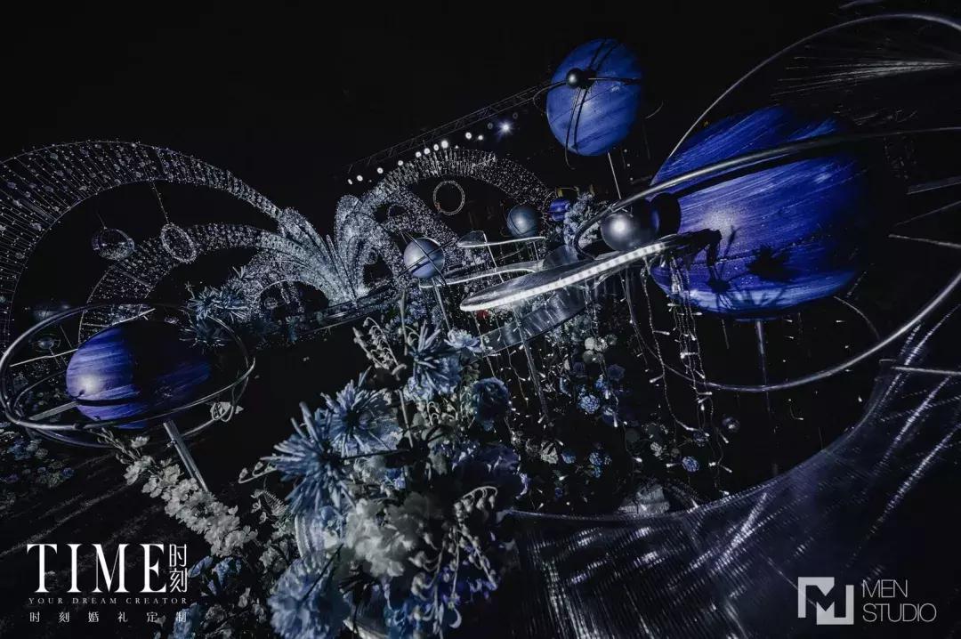 一场由3000米星星灯组成的梦幻婚礼《星夜花园》