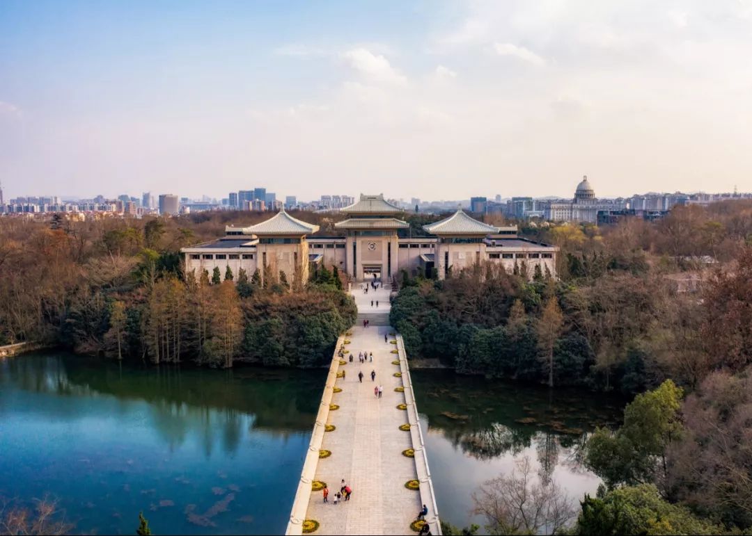 南京历史感沉重的古都,烟水南京