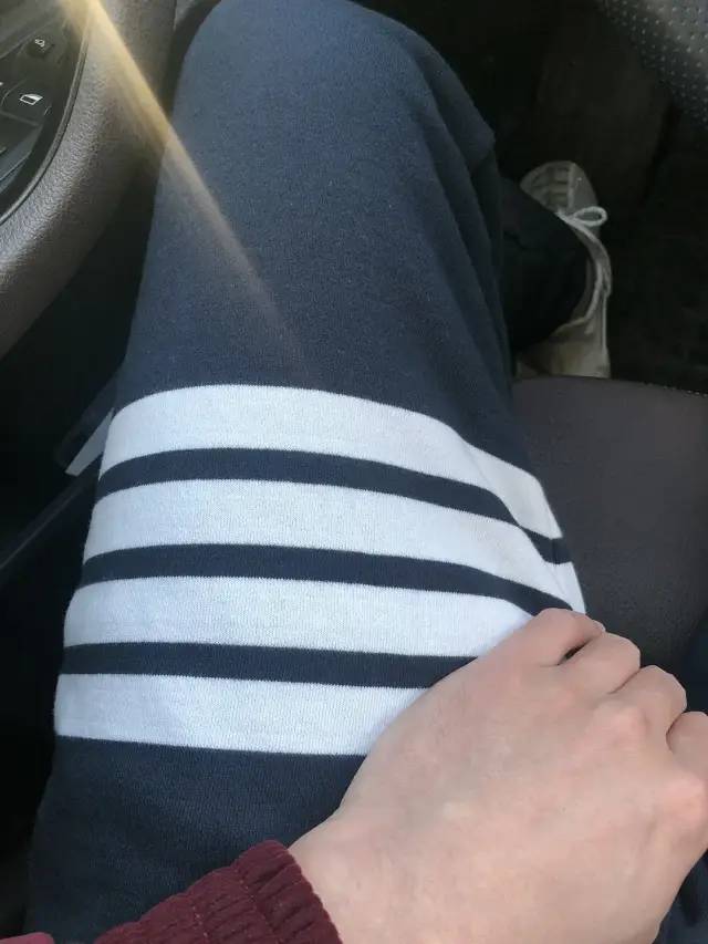 哈哈哈哈哈哈我笑到我妈把鞋塞我嘴里