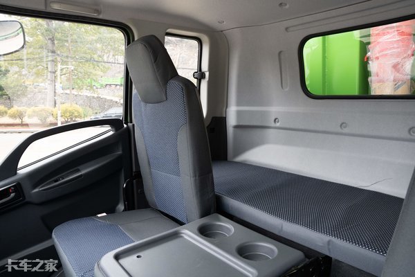 18年解放牌虎vh汽车130马力4米2,解放虎vh180马力4.2米高栏报价