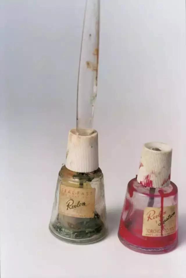 她是最有名的“荡妇”，身体残破不堪，却用画笔画出尖刻的爱情