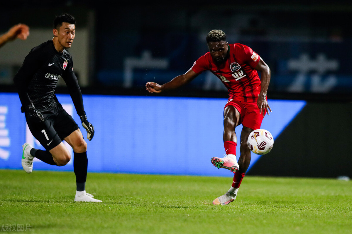 阿奇姆彭梅开二度,阿奇姆彭破门